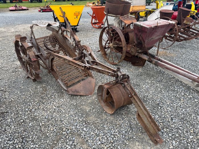 Farquhar 1 row ground drive potato digger