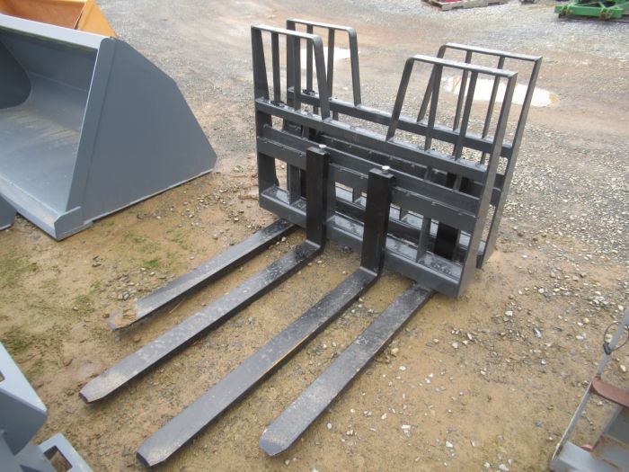 Heavy Duty 5500 lb pallet forks quick attach