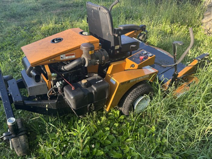 Woods Mow'n Machine 6215 front runner As Is