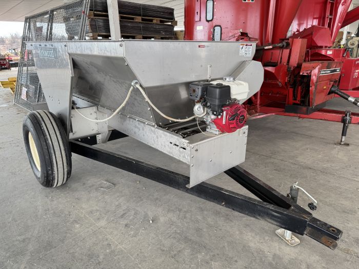 Kirkwood stainless steel top dresser / fertilizer spreader