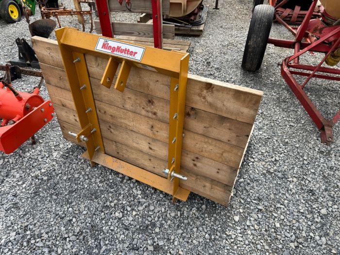 King Kutter 3pt platform carrier