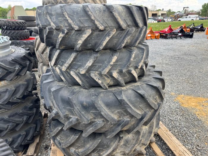 Michelin Agribib set of 4 tires and wheels CIH 105U