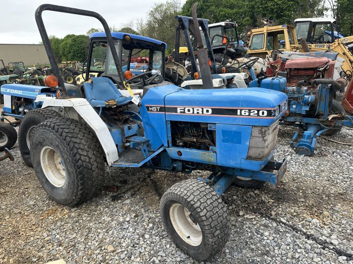 Ford 1620 Salvage Tractor 0012915