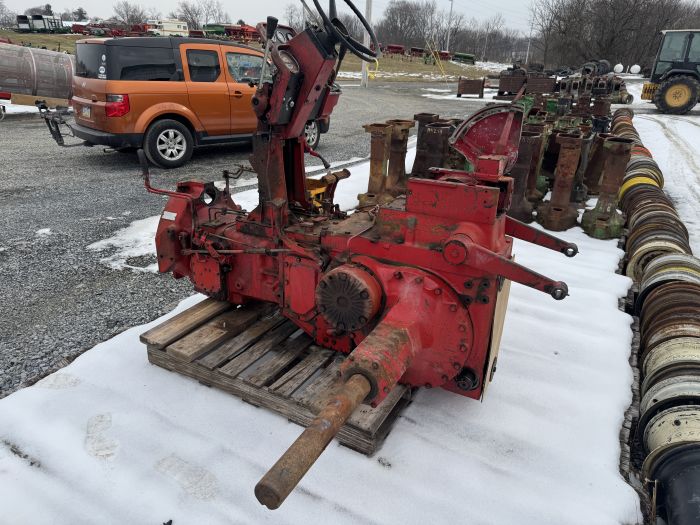 International 966 transmission and rear axle assembly