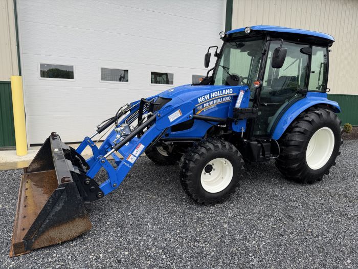 New Holland Boomer 55 cab and loader