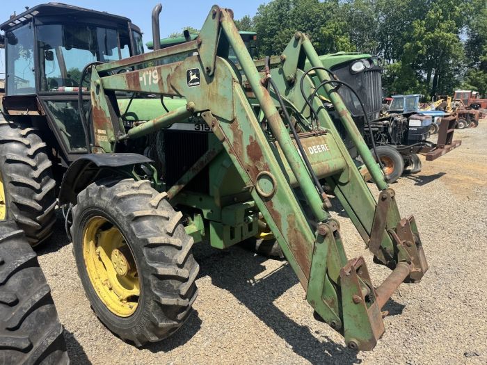 John Deere 3155 4x4 w/265 loader Salvage Tractor #0012675