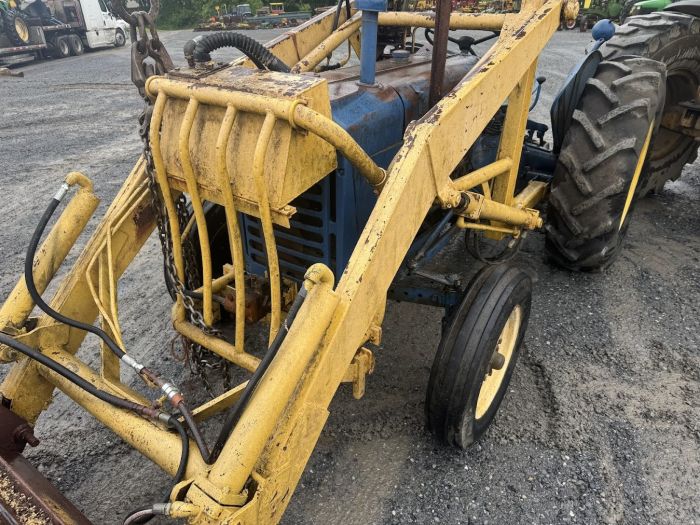 Oliver 550 Gas Salvage Tractor #0012650