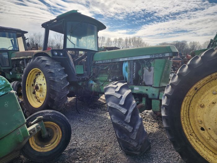 John Deere 3255 Salvage Tractor