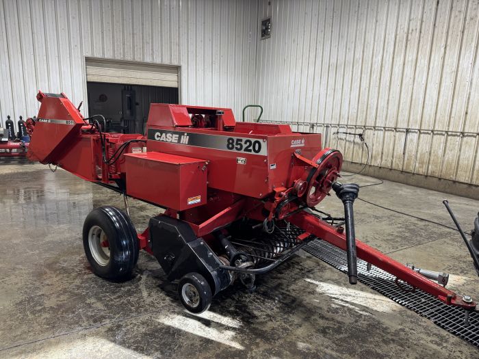 Case IH 8520 inline small square baler