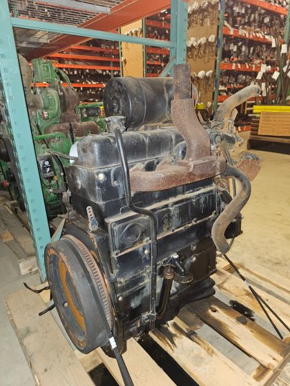 IH 4-CYL D239 ENGINE