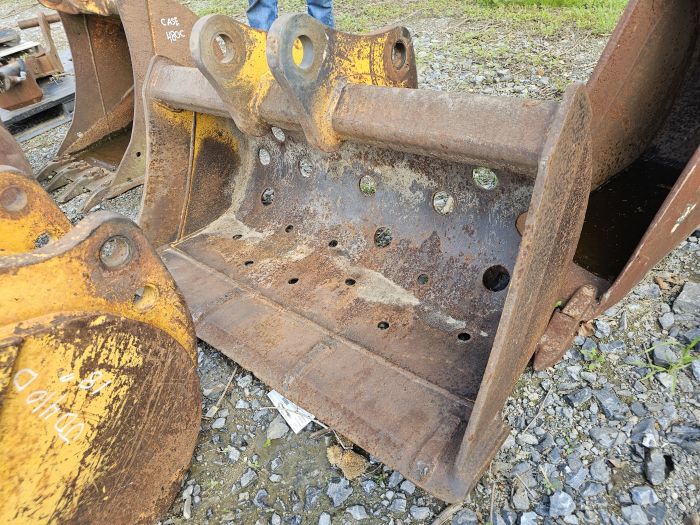 48" grading bucket off JD 410G