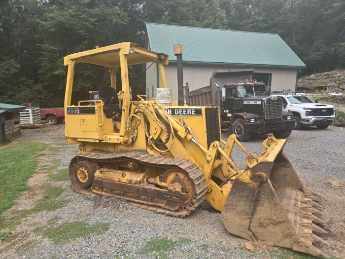 John Deere 455G crawler loader