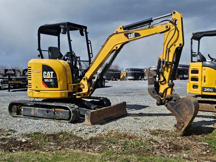 2016 CAT 303.5E2 mini excavator