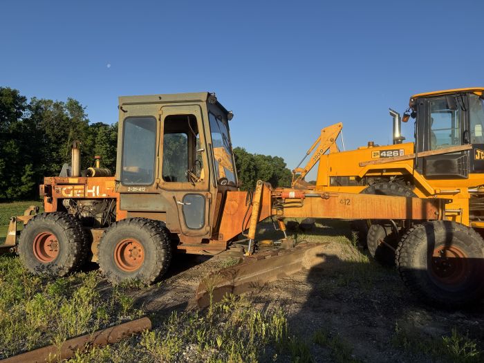 Gehl 747B grader
