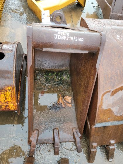 BACKHOE BUCKET 18"