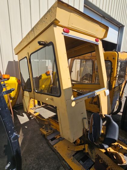 JOHN DEERE 310 CAB ASSEMBLY