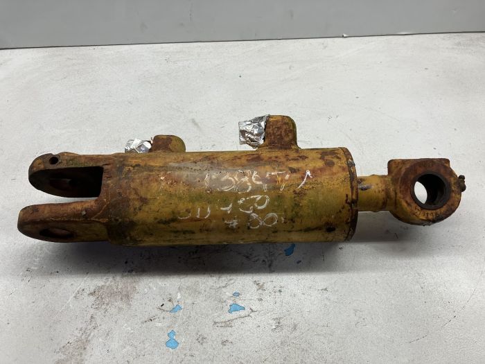 TILT CYLINDER