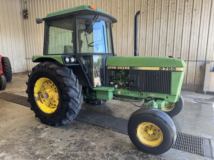 John Deere 2755 cab tractor