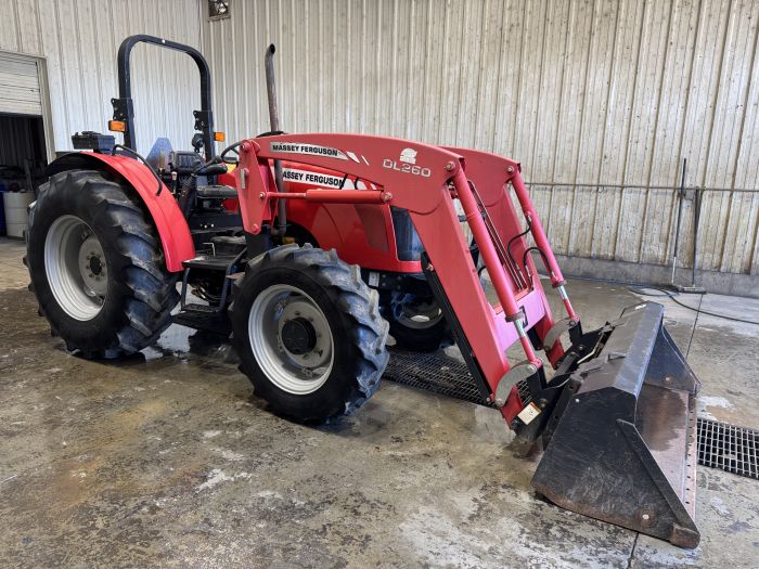 Massey Ferguson 3625 4wd tractor loader
