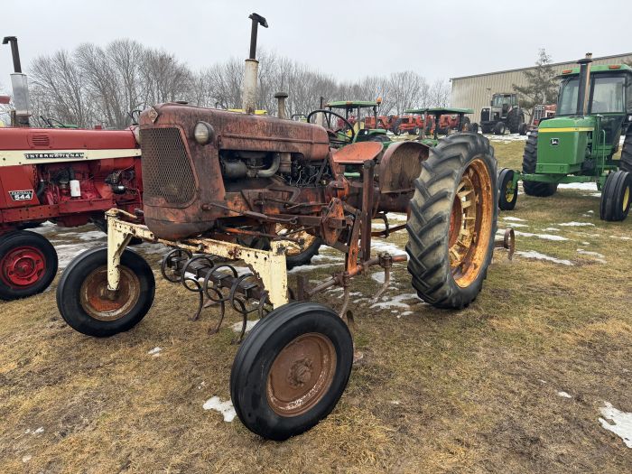 Allis Chalmers D14 hi clear wide tractor