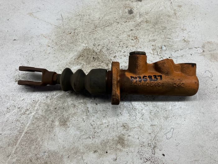 MASTER CYLINDER BRAKE