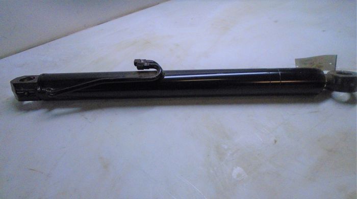 LOADER LIFT CYLINDER - L.H.