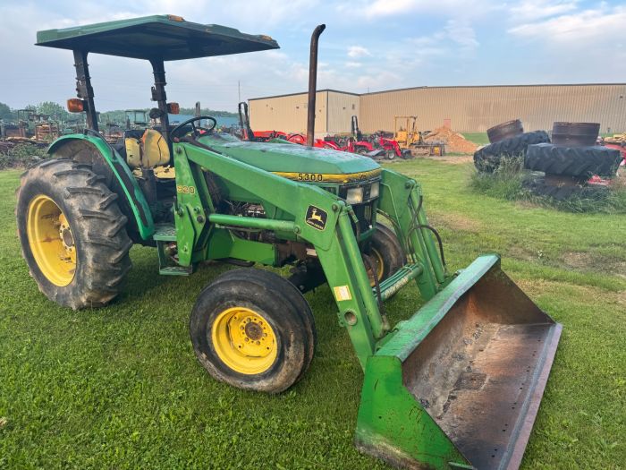 John Deere 5300 2wd loader