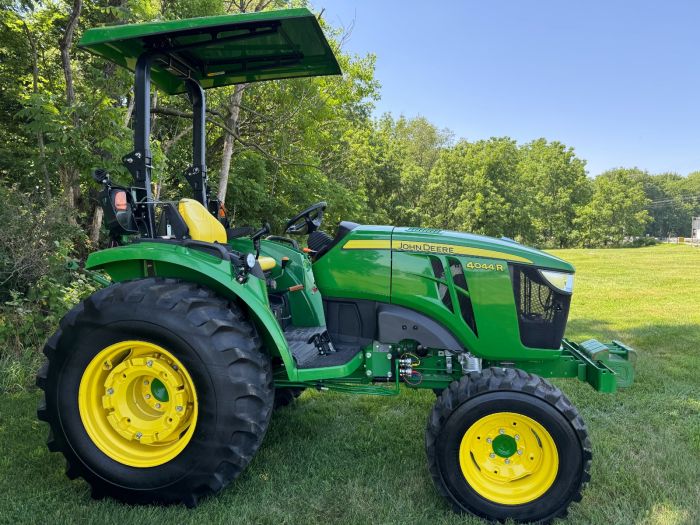 John Deere 4044R 4wd tractor