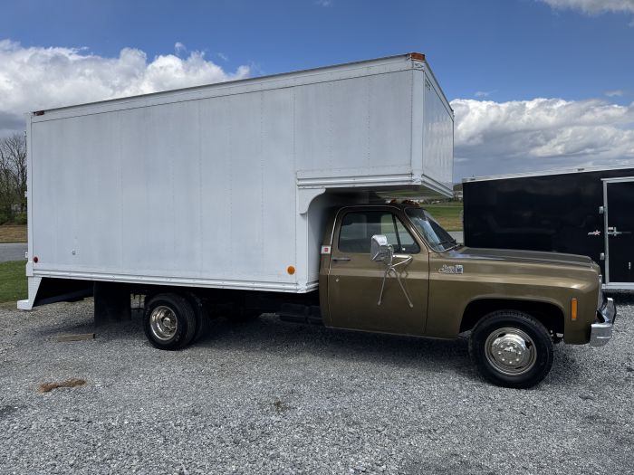 1976 GMC Sierra Classic truck 454 automatic