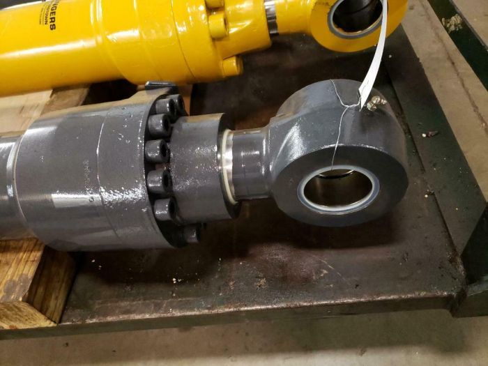 ARM CYLINDER *GUTO*