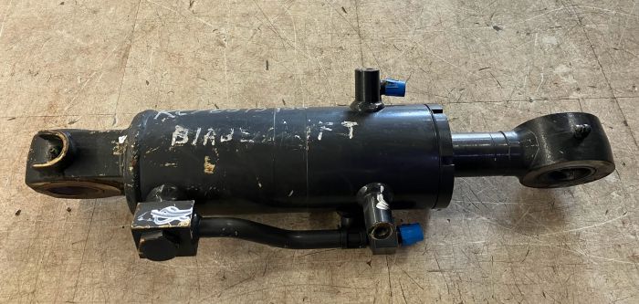 BLADE LIFT CYLINDER