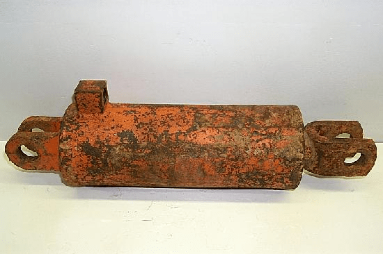 LIFT ARM CYLINDER