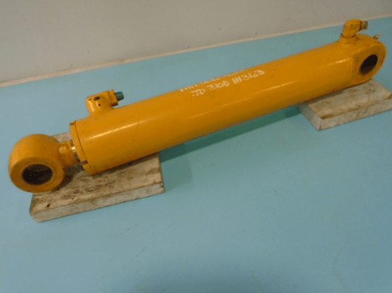 STABILIZER CYLINDER - R.H.