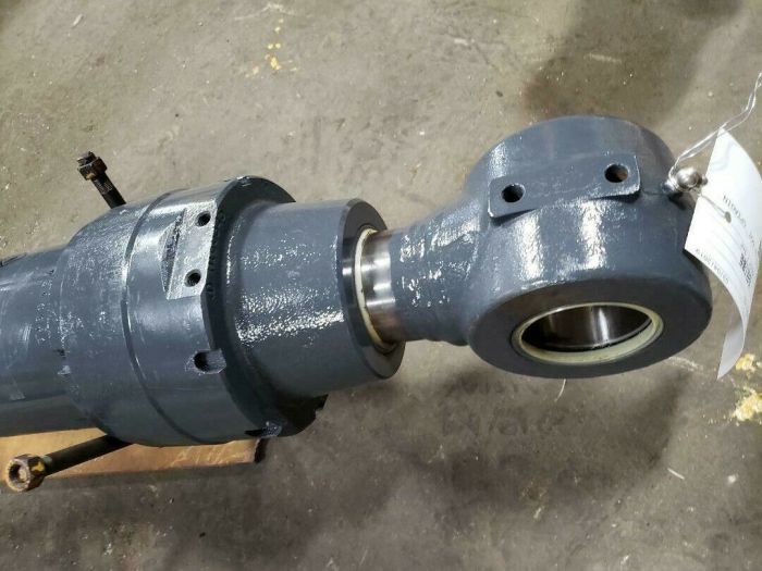 BUCKET CYLINDER ASSEMBLY