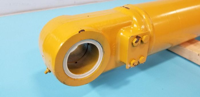 BUCKET CYLINDER