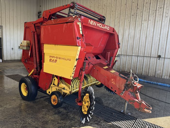 New Holland 849 round baler
