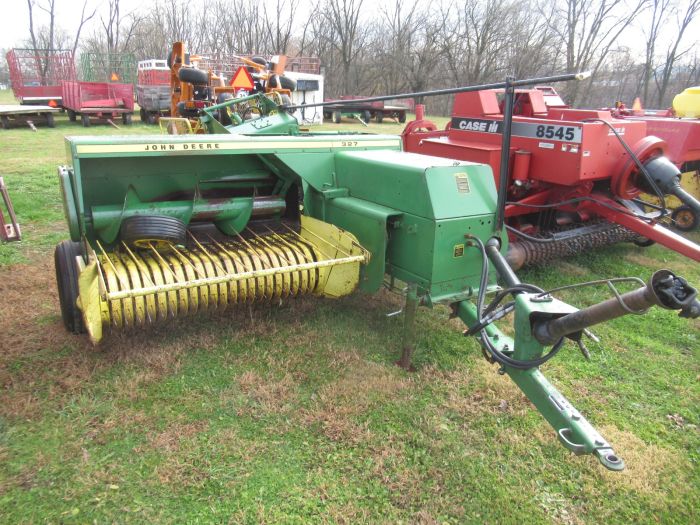 John Deere 327 baler with ejector