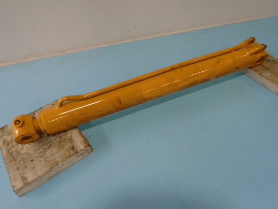 LOADER BUCKET CYLINDER