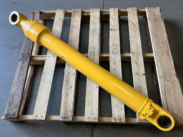 BUCKET CYLINDER *REBUILT*