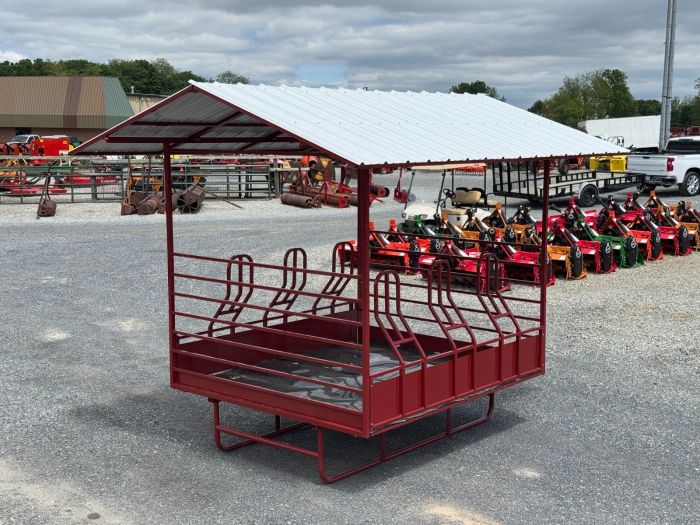 Happy Horse 7x8 square bale feeder with roof