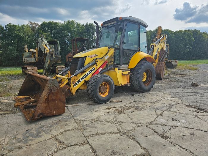 New Holland B95B Salvage Unit #2133