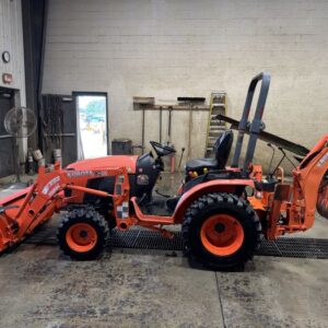 Kubota B2301 4wd tractor loader backhoe
