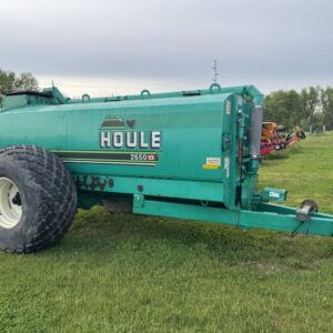Houle 2650 gallon liquid manure tank.
