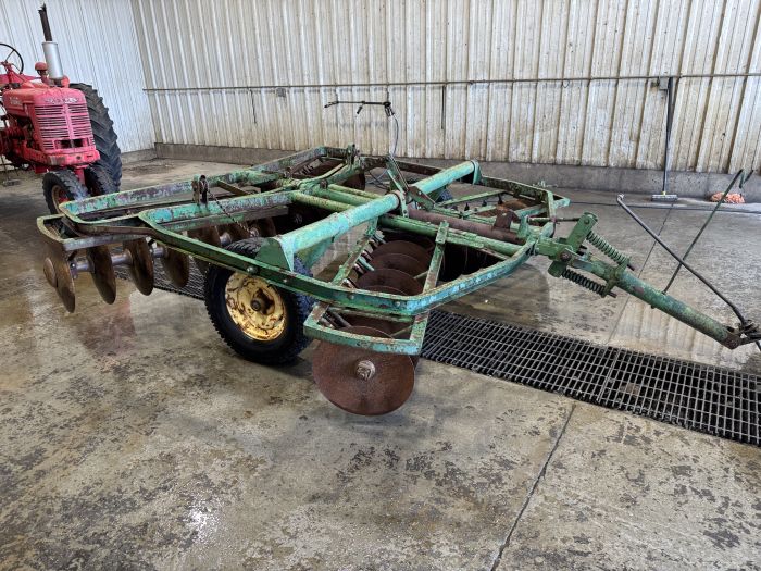 John Deere 9' AW disc harrow