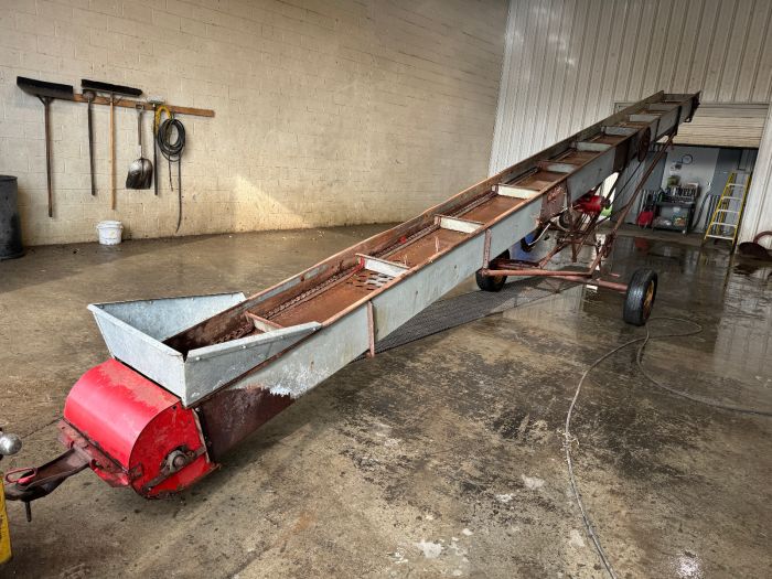 Farmec 28' hay and grain elevator