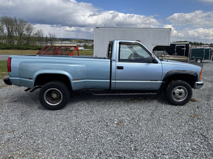 1989 GMC 3500 4x4 dually truck