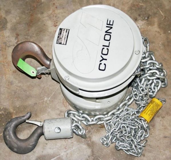 Cyclone 2 ton chain hoist