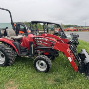 Case IH Farmall 35 4wd with L340 loader