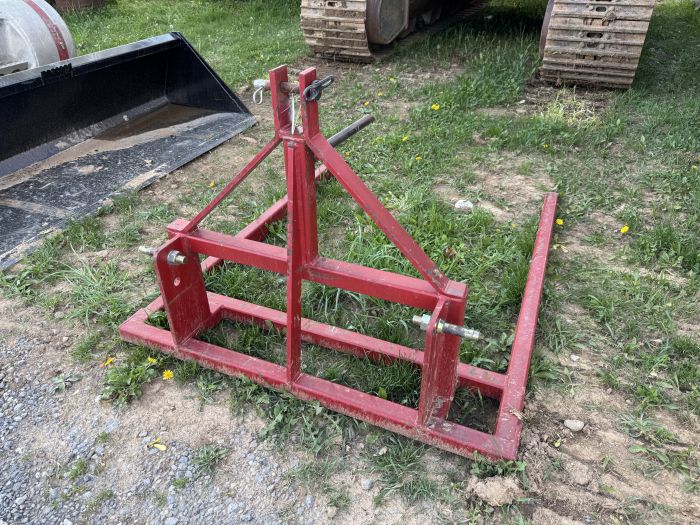 3 point round bale carrier