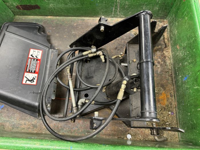 John Deere X series front hitch / mule head